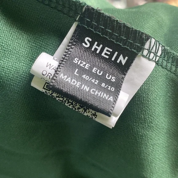 Elegant Green Long Sleeve Pleated Dress - Picture 9 of 12